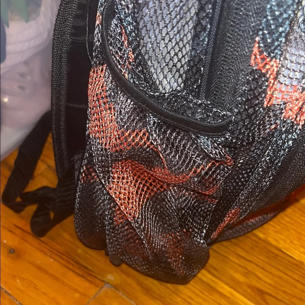 ⭐️🌴 Eastsport Black and Orange Men's Mesh Camo Backpack